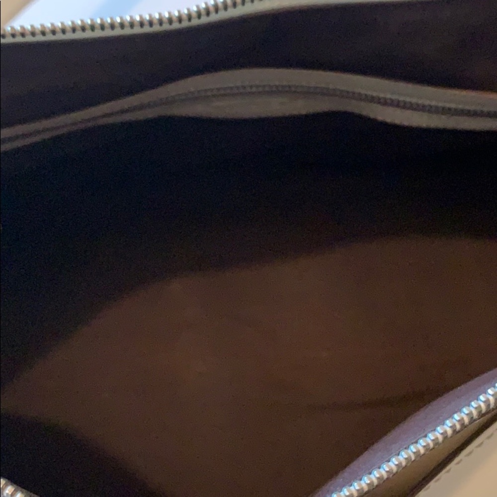 Tod’s Vintage Beige Leather Handbag - Picture 10 of 16